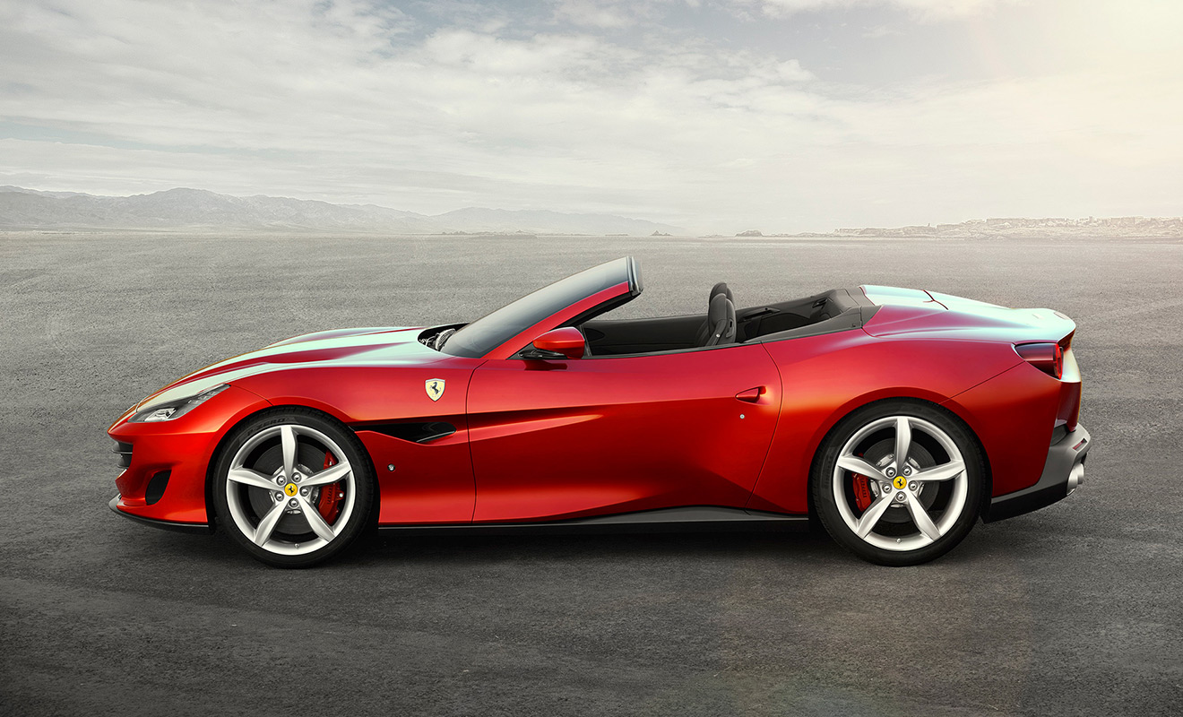 Женщины тоже любят ездить быстро, а быстрые машины создают в Ferrari. Специального женского автомобиля у марки нет, но есть 3,8-литровый 600-сильный Ferrari Portofino в кузове кабриолет. Название автомобиля отсылает к популярному итальянскому курорту, который очень любят женщины. Именно на такой машине приятнее всего изучать серпантины Италии. До 100 км/ч Ferrari Portofino разгоняется всего за 3,5 секунды. Главное&nbsp;&mdash; не забыть снять шляпу.
