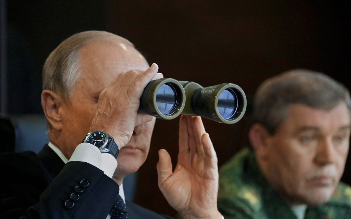 В учениях под командованием Путина примут участие ракетные войска и флот