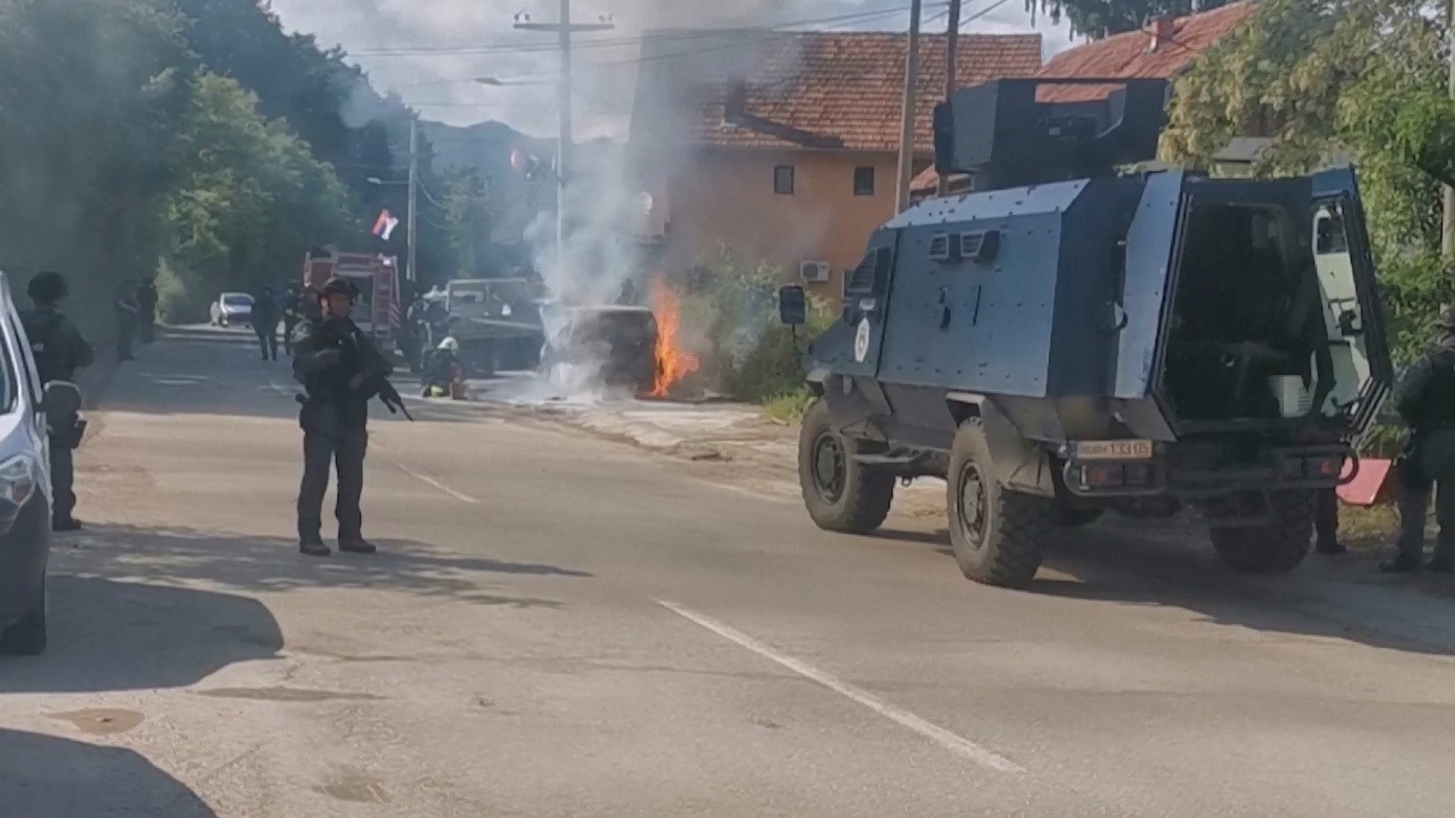 В Косове начались столкновения протестующих с силами НАТО