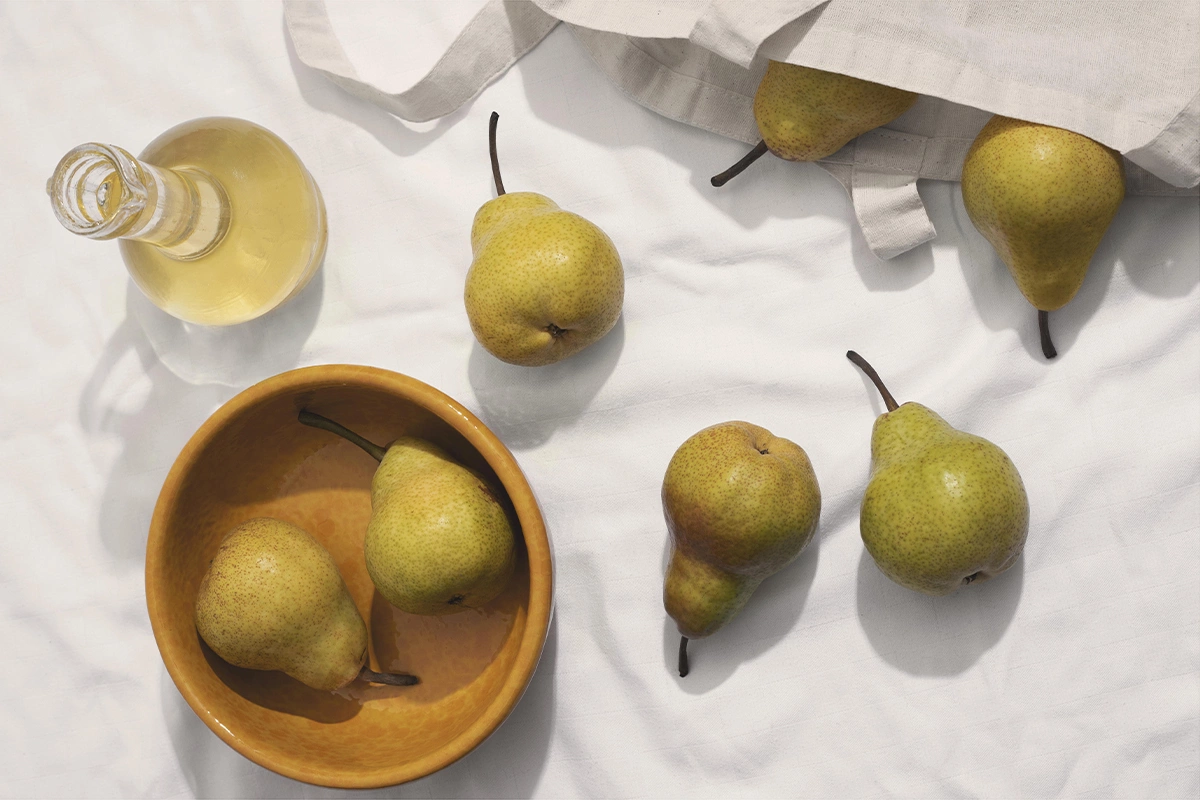 Согласно уведомлению Росалкогольтабакконтроля, с 1 января 2026 года в России нельзя будет официально зарегистрировать сидр, изготовленный не из яблочного сусла или концентрата