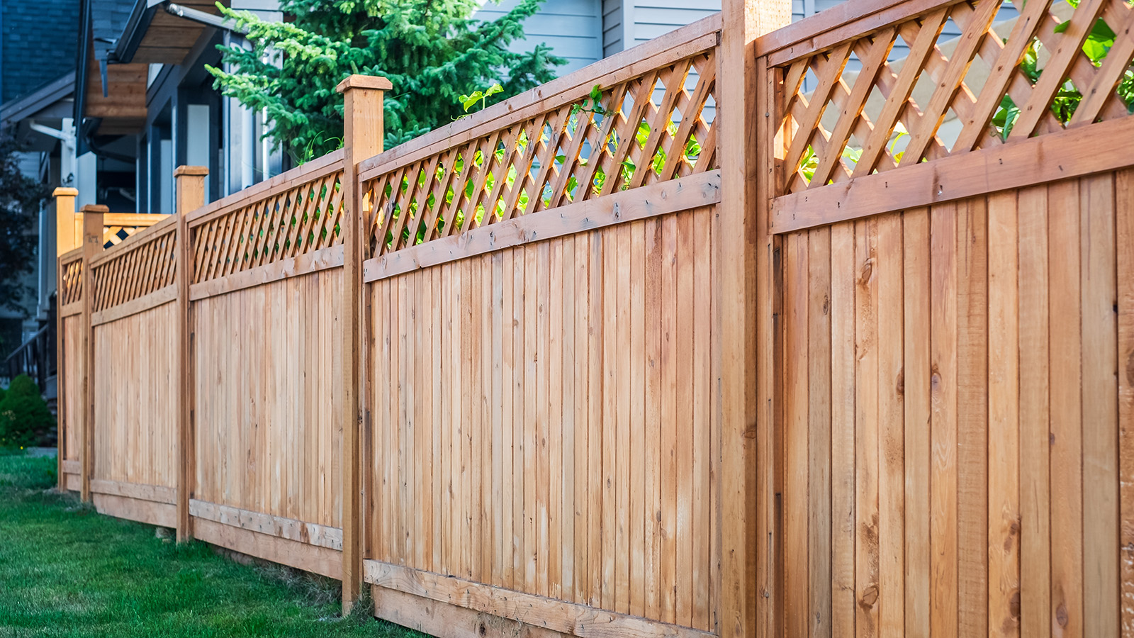 За какие нарушения могут снести забор на даче. Мы все узнали