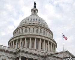 Конгрессмены разрешили Б.Обаме повысить потолок госдолга