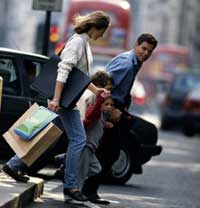 На дорогах Великобритании родители гораздо опаснее водителей