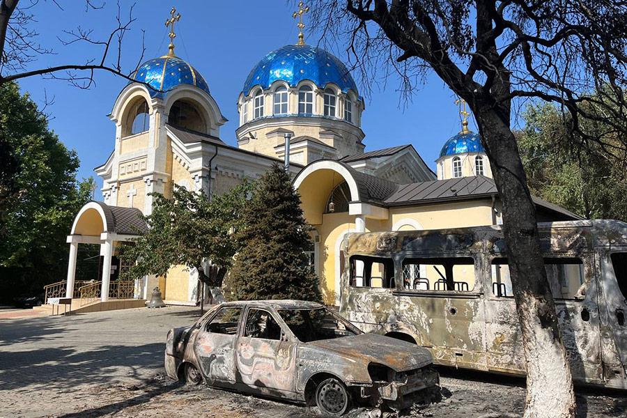 Кафедральный собор Успения Пресвятой Богородицы в Махачкале после нападения, 2024 год