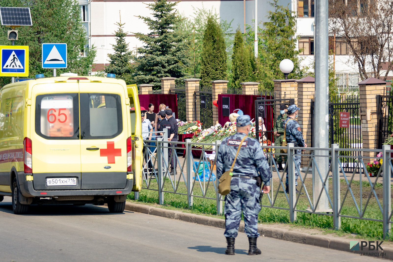 Пятерых пострадавших при стрельбе школьников перевезут в Москву
