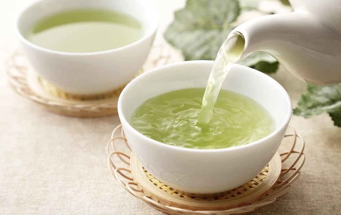 Зеленый чай Green Tea. Греен Теа чай. Зеленый чай с молоком. Зелёный чай с молоком для похудения. Можно ли пить зеленый чай с молоком