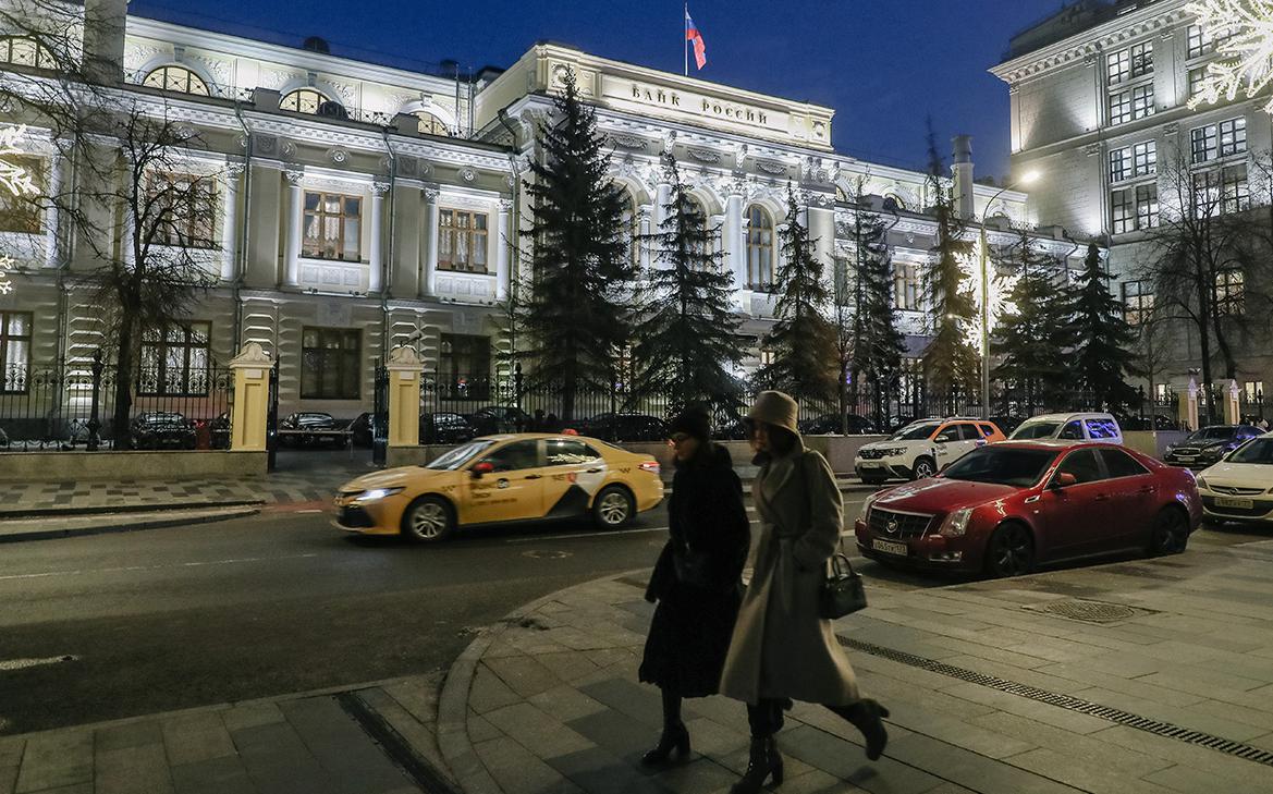 В ЦБ сообщили о резком снижении оборотов по картам дропов