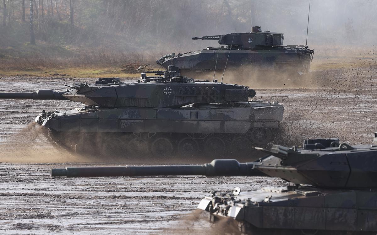 Зеленский попросил у Германии танки