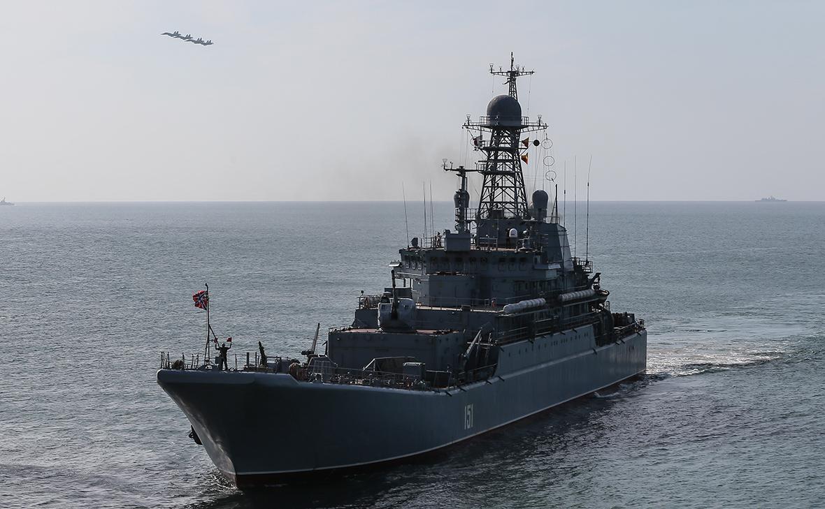 Минобороны: в Феодосии поврежден большой десантный корабль «Новочеркасск»