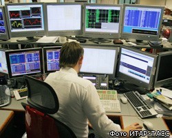 Торги на российском рынке акций проходят в "зеленой" зоне