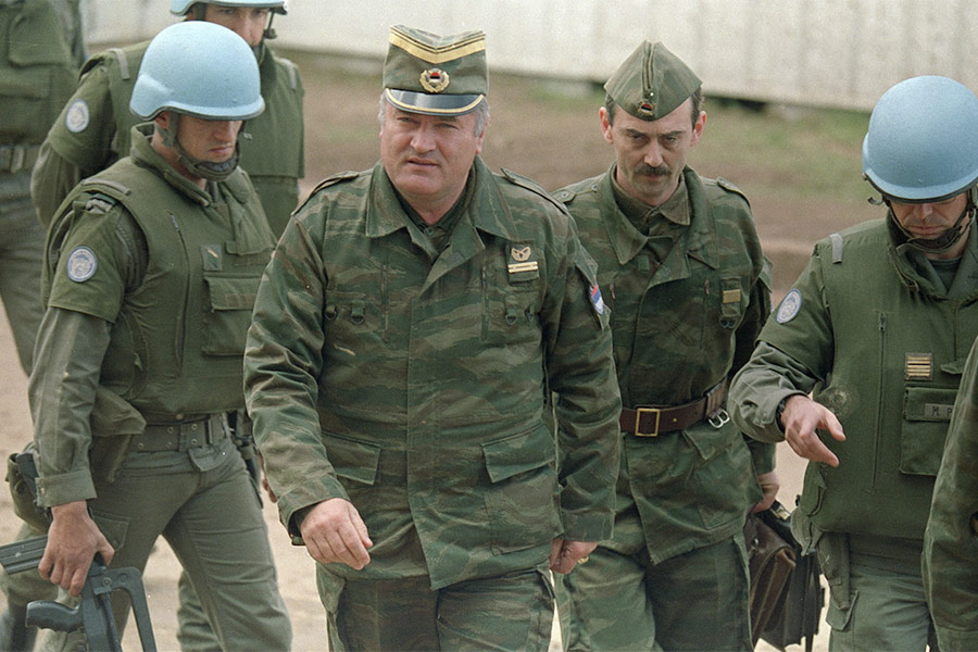 В марте 1993 года Младич возглавил наступление боснийских сербов на контролируемый боснийскими мусульманами анклав Сребреница, из которого те организовывали атаки на сербские села.
