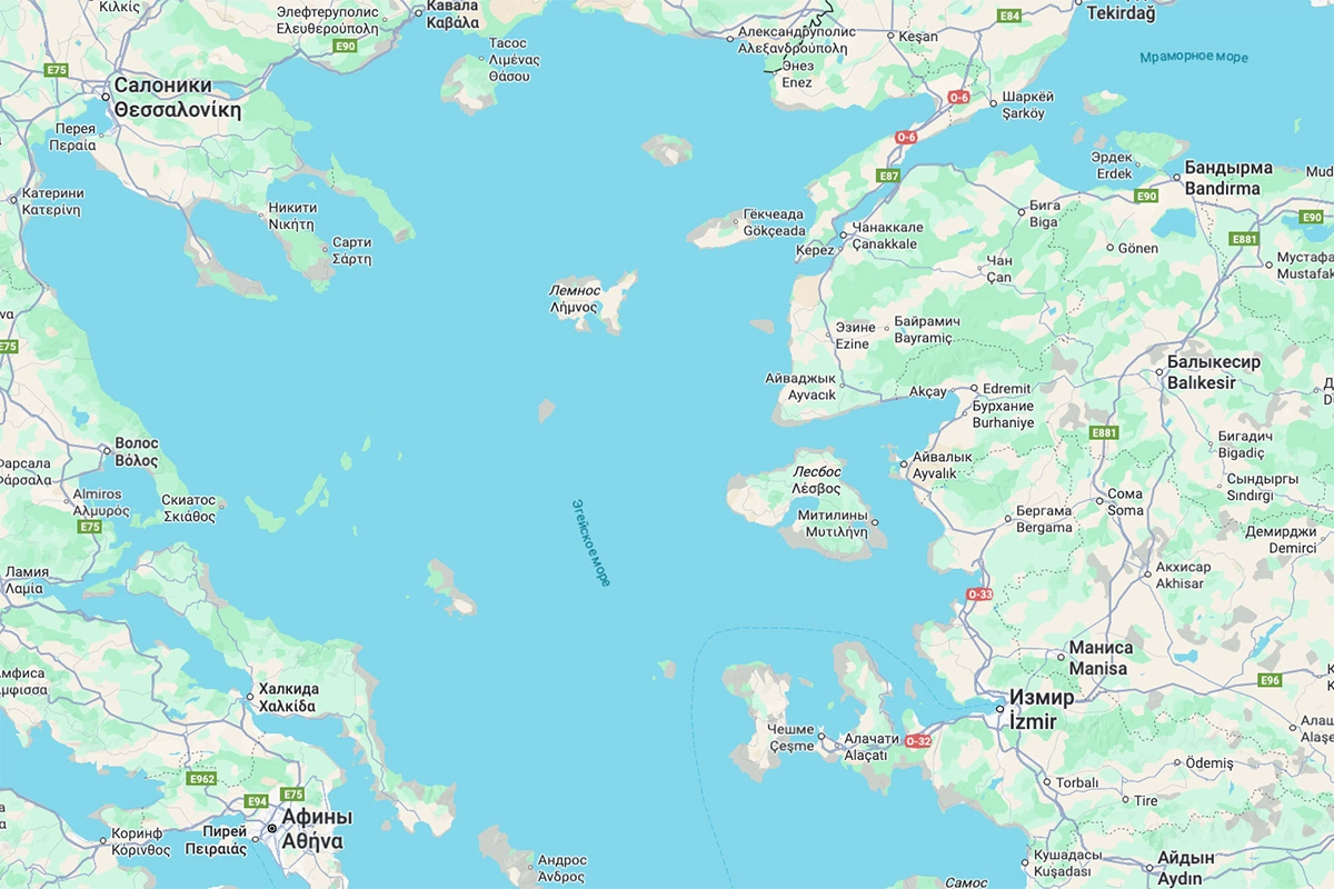 На севере Эгейское море соединяется с Мраморным морем, через которое есть выход к Черному морю