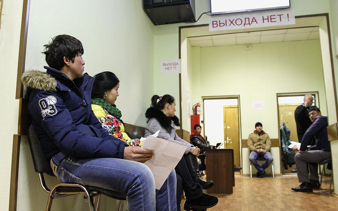 Мосгордума повысила стоимость патентов для мигрантов до 10 тыс. рублей