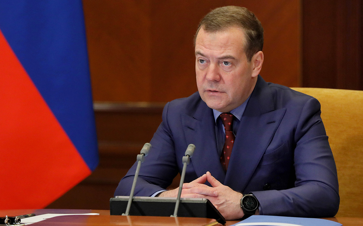 Медведев заявил, что России «плевать» на непризнание G7 границ Украины
