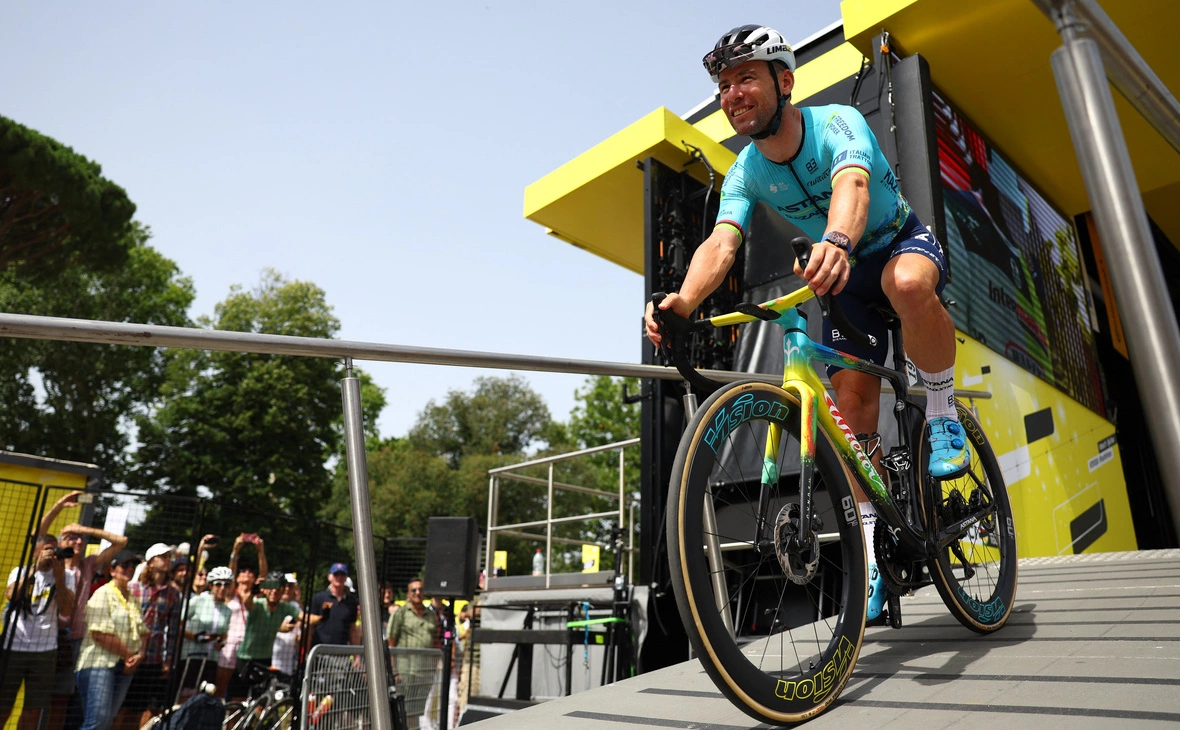 Molly Darlington / Reuters