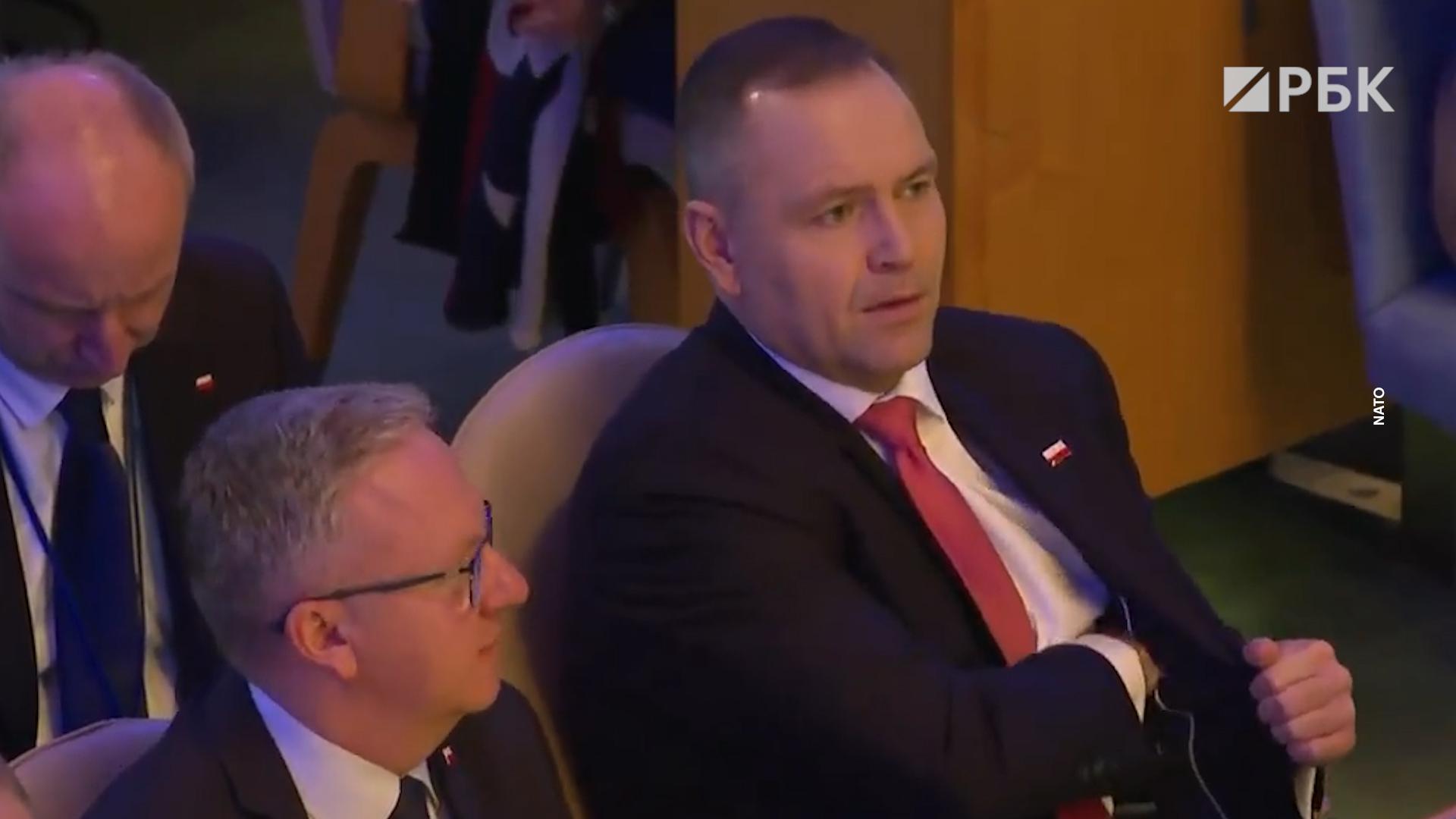 Публичное увлечение Навроцкого снюсом сочли проявлением общей деградации политиков Европы