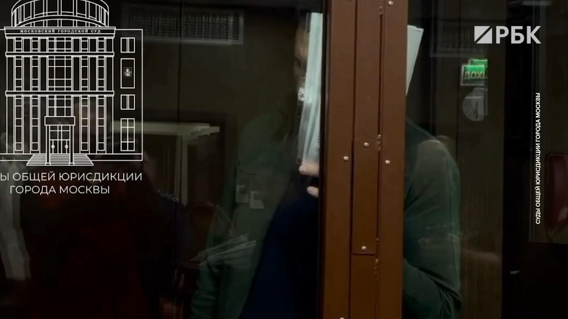 Зампреда правления «Газпром нефти» арестовали за взятки Зампреда правления «Газпром нефти» арестовали за взятки