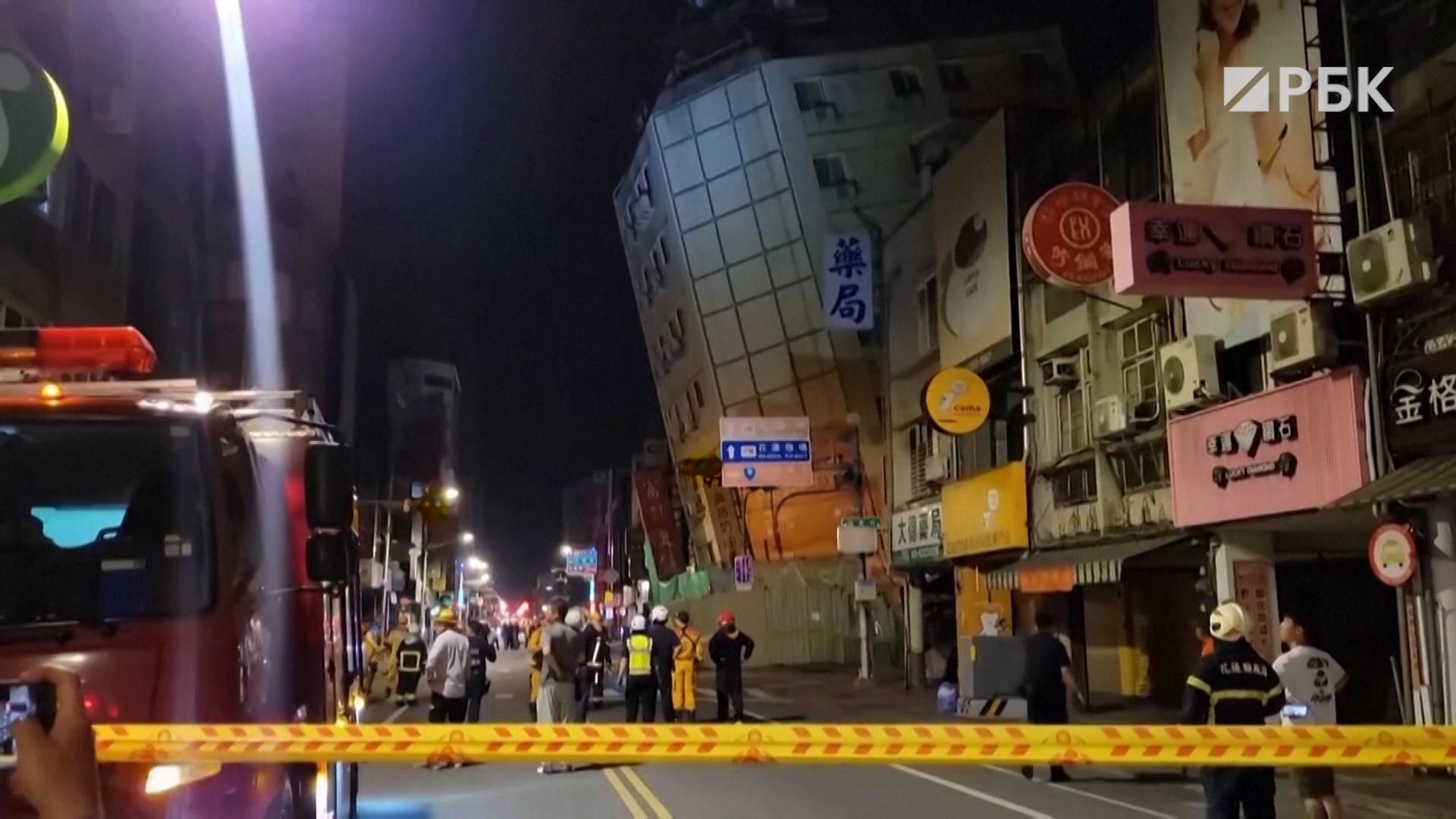 Дома снова покосились: новые кадры землетрясения на Тайване
