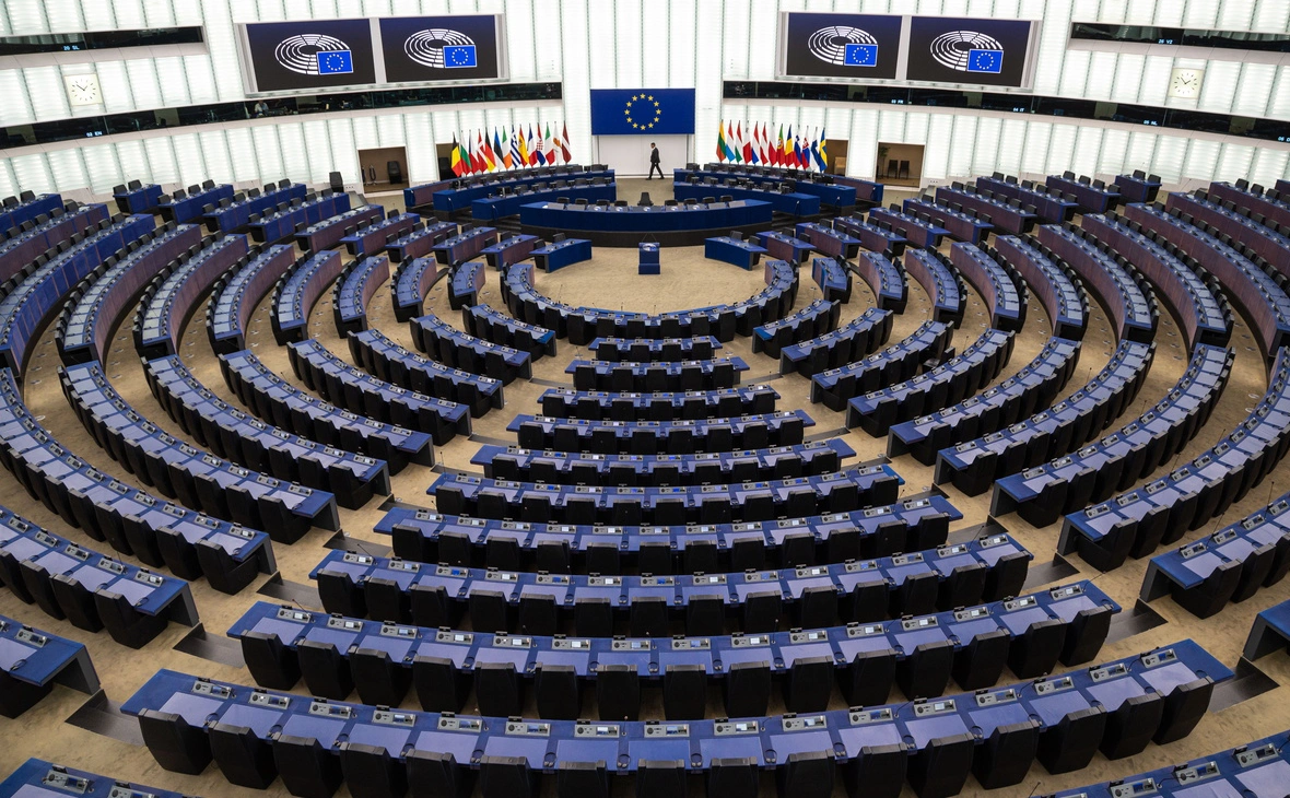 Christophe Petit Tesson / EPA / ТАСС