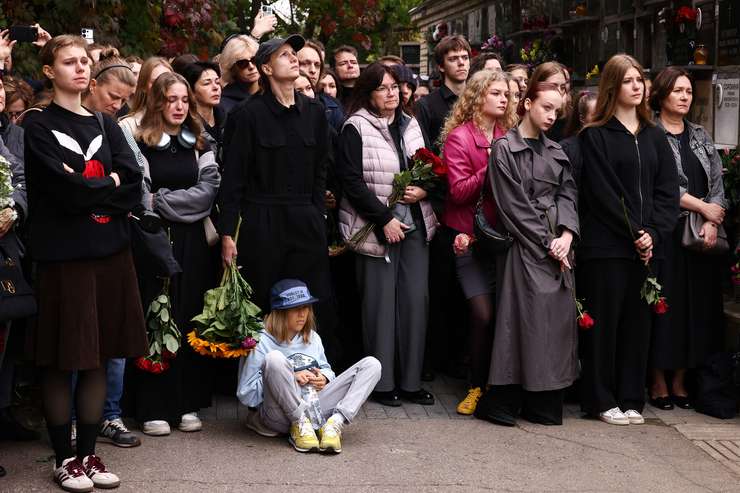 Изначально режиссера хотели похоронить на Смоленском кладбище в Санкт-Петербурге. Но, по словам вдовы, администрация города отказала в просьбе из-за статуса кладбища и отсутствия там могил родственников покойного