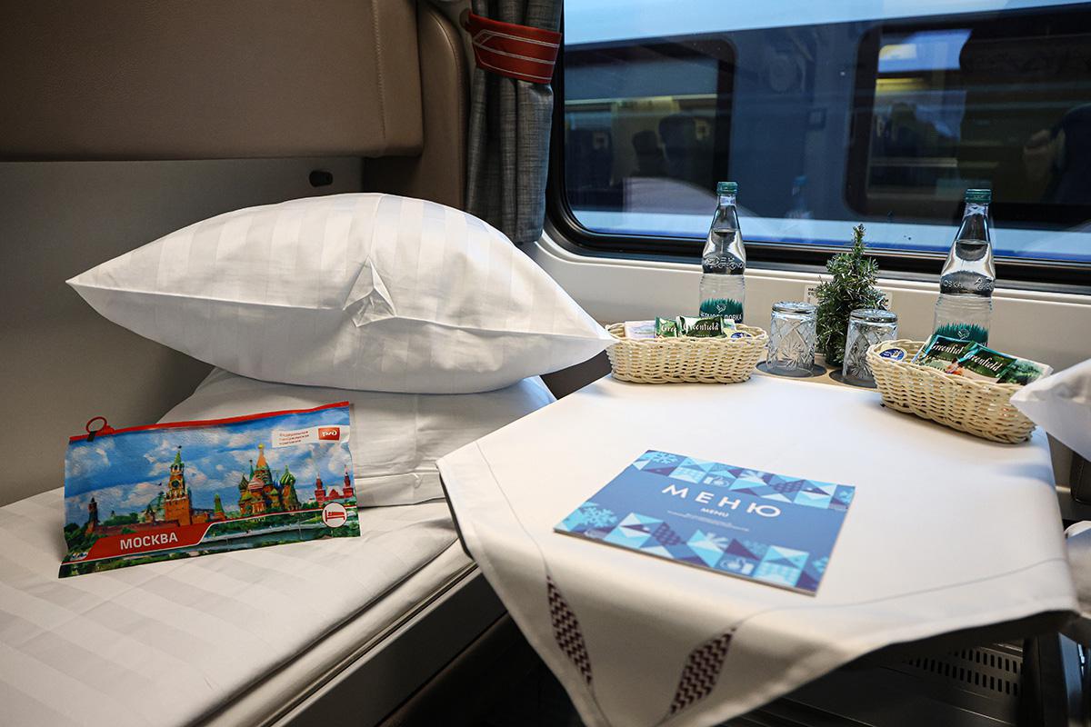 Презентация фирменного поезда «Красная стрела» в Санкт-Петербурге