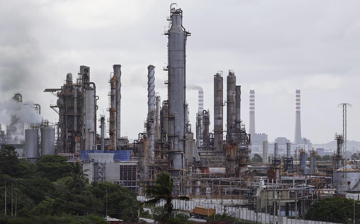 Politico узнало о требовании США инвестиций от нефтяников в Венесуэлу