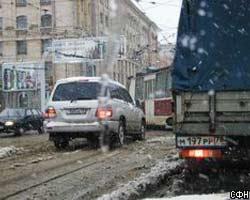 Снегопад в Москве парализовал автодвижение