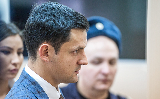 Адвокат экс-главы Республики Коми Вячеслава Гайзера Вячеслав Леонтьев в Басманном суде Москвы, ноябрь 2015 года


