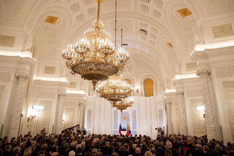 Президент России Владимир Путин во&nbsp;время выступления с&nbsp;ежегодным посланием к&nbsp;Федеральному собранию в&nbsp;Кремле


