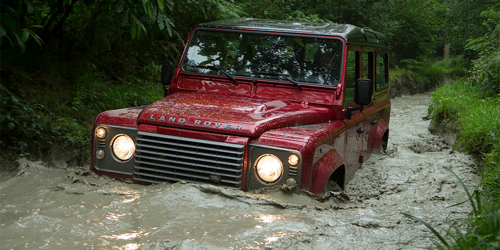 Land Rover Defender (представитель Нижегородской области Владимир Лебедев)