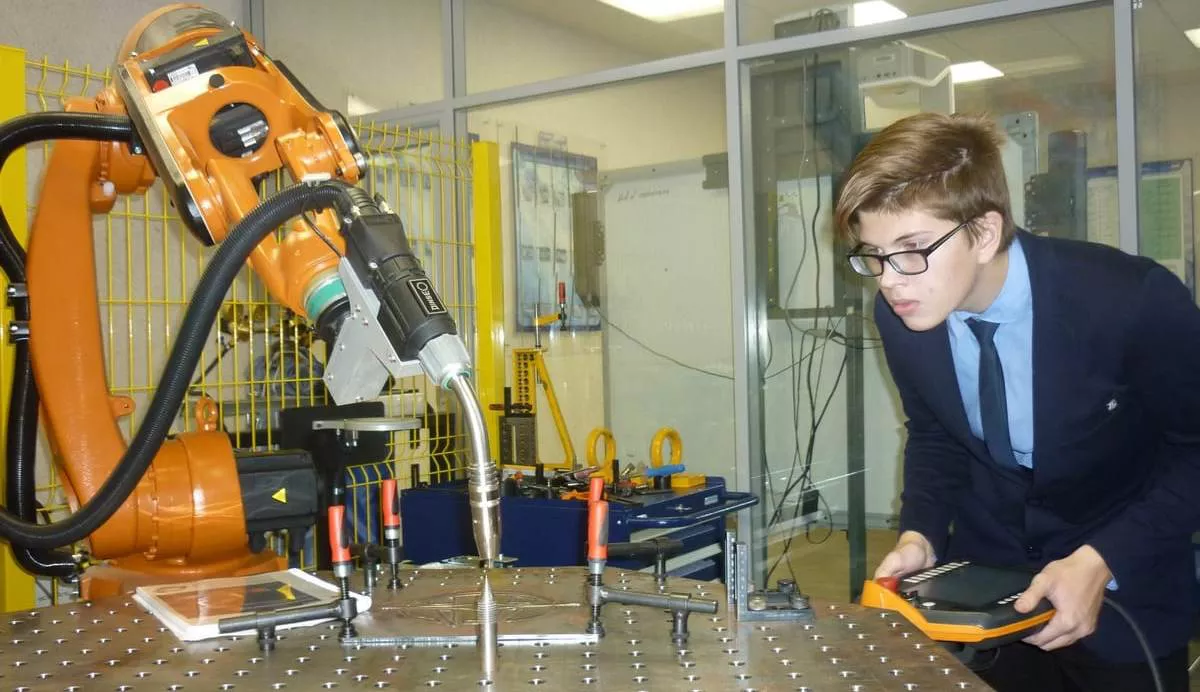 С сайта лицея № 38