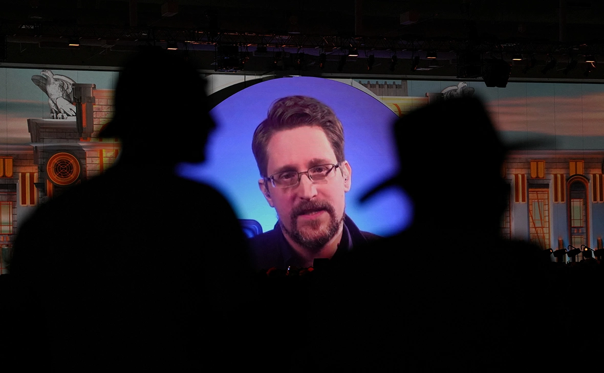 Kevin Wurm / Reuters