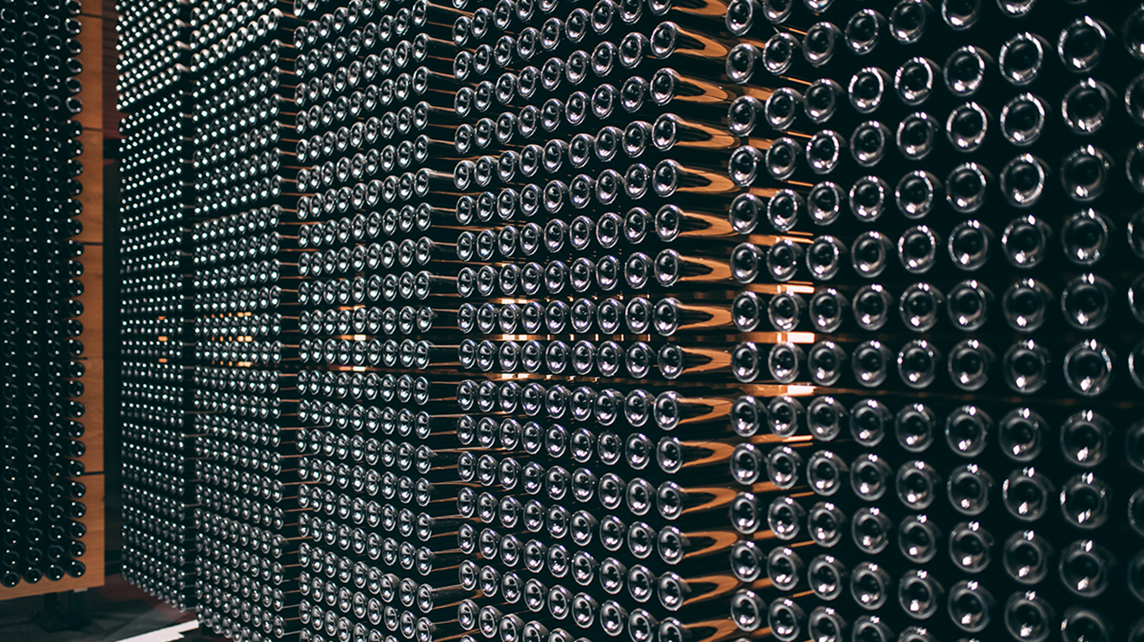 Франция решила защитить шампанское и вино от Трампа