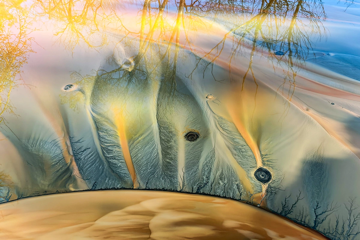 «Эфирные линии», поверхность озера Джамэна в Трансильванских горах