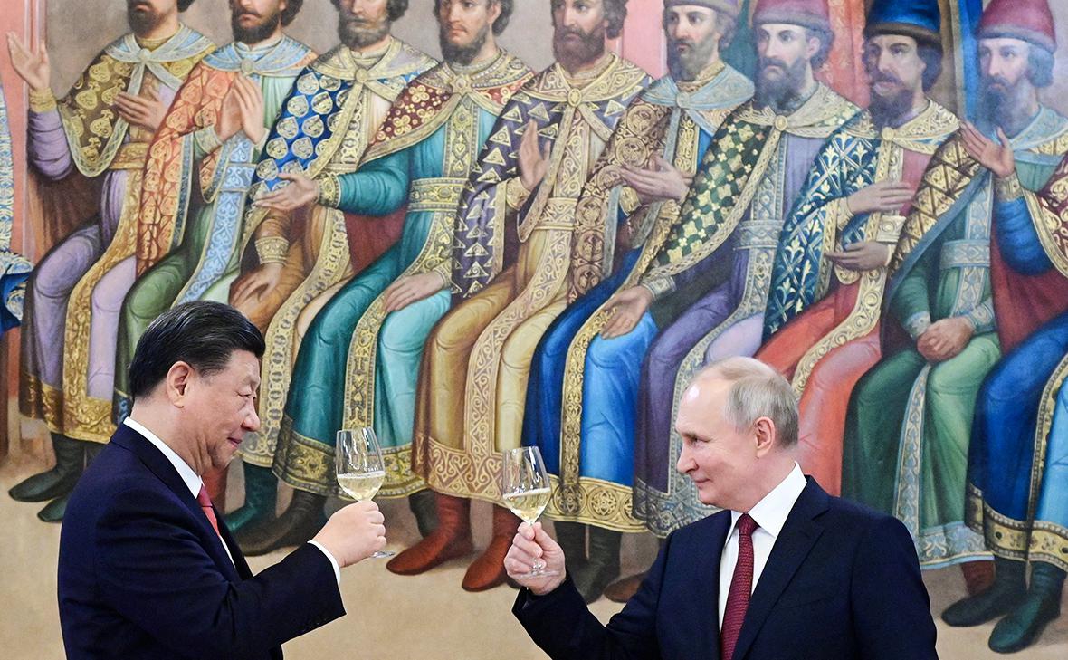 Путин заявил, что Россия и Китай не создают военный союз"/>













