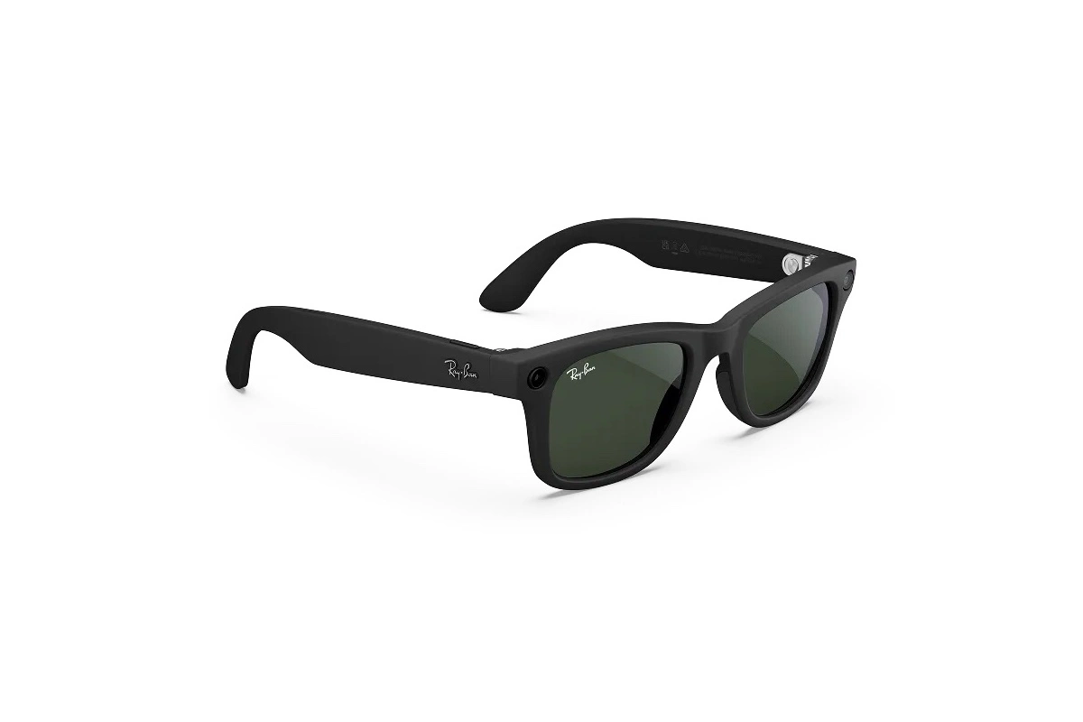 Очки Ray-Ban от Meta (признана в России экстремистской организацией и запрещена)