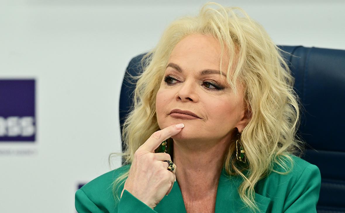 Лариса Долина