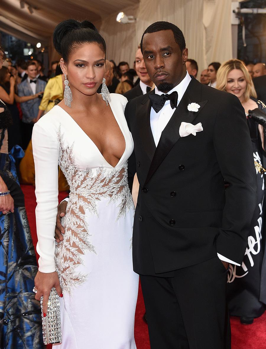 Кэсси Вентура и Шон Комбс посещают благотворительный гала-вечер Института костюма «Китай: Сквозь зеркало» в Метрополитен-музее, Нью-Йорк, 4 мая 2015 года