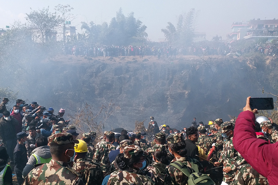 В Непале нашли выживших при крушении самолета