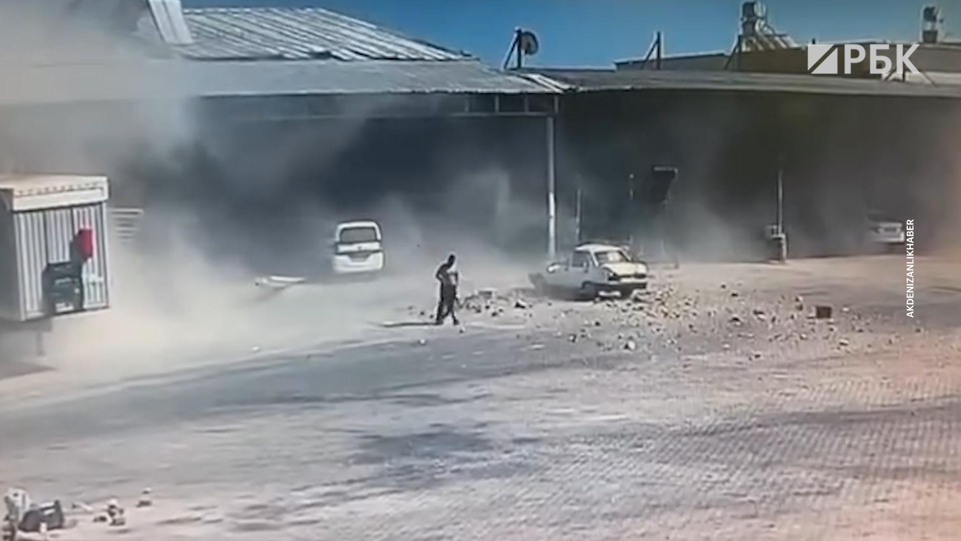 Один погиб и трое пострадали при взрыве на оптовом рынке в Анталье. Видео