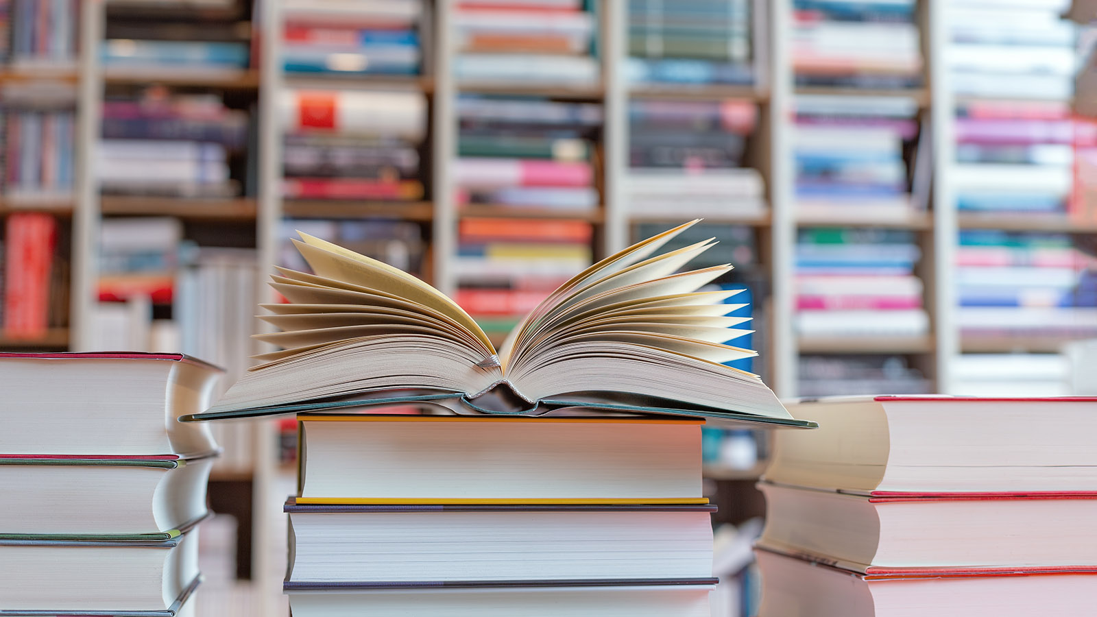 В центре Москвы откроется необычный книжный магазин. Подробности