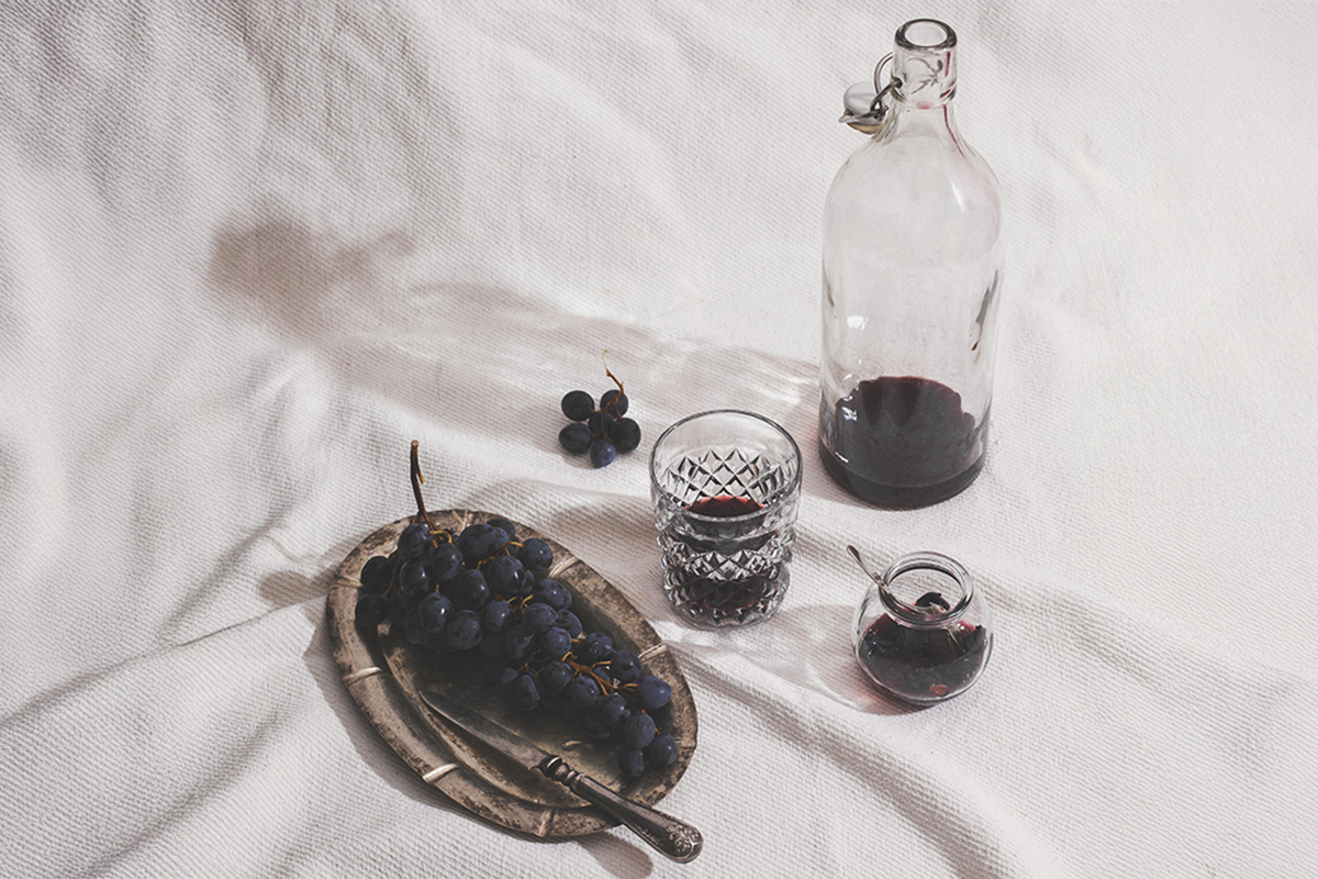 Конечно, сериалы, как и кино, можно сопровождать вином