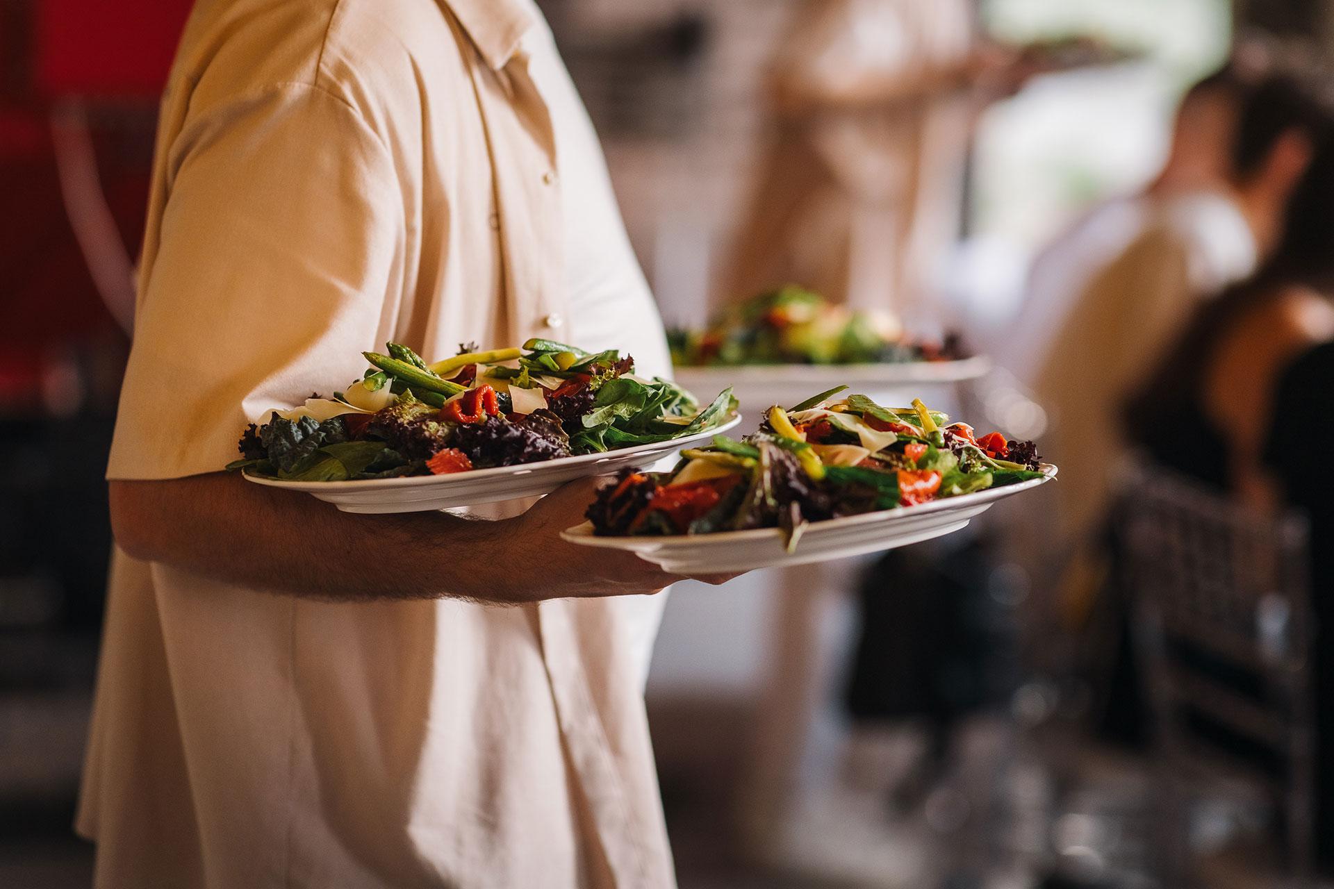 Гастрономический ужин в поле для гостей проекта &laquo;Жажда крови&raquo;