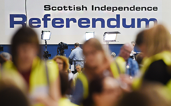 Подсчет голосов во время референдума в Шотландии в сентябре 2014 года


