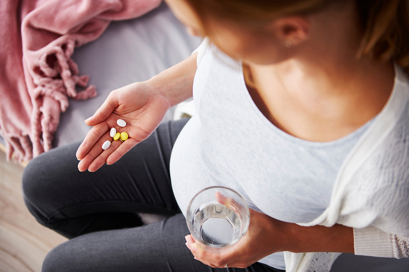 Суточная профилактическая доза фолиевой кислоты для беременных составляет 400-800 мкг/сутки