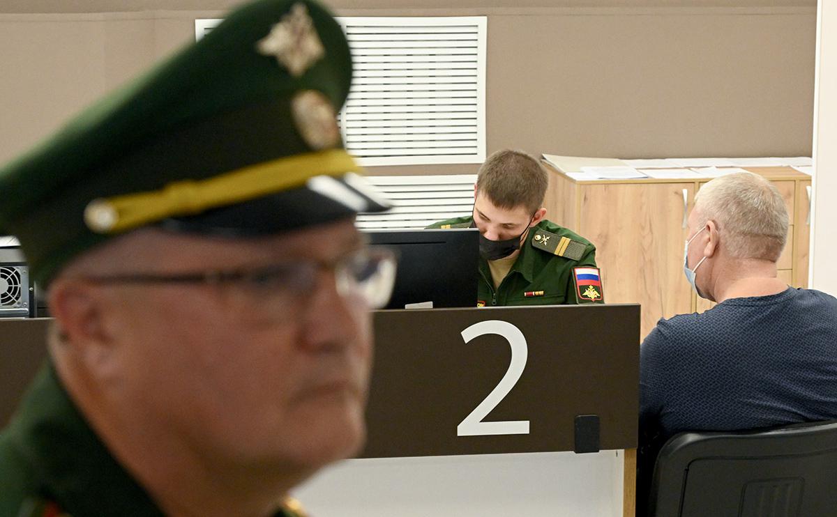 Путин назвал число россиян, подписавших контракты с армией