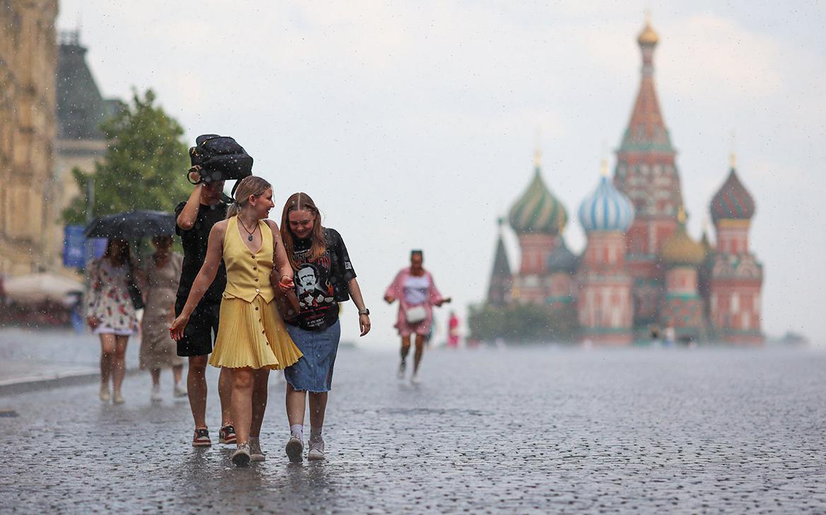 Неделя в Москве начнется с ливней