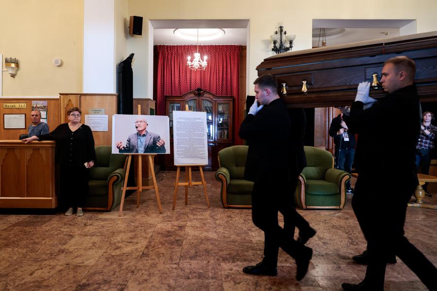 В Москве простились с режиссером Александром Миттой. Фоторепортаж