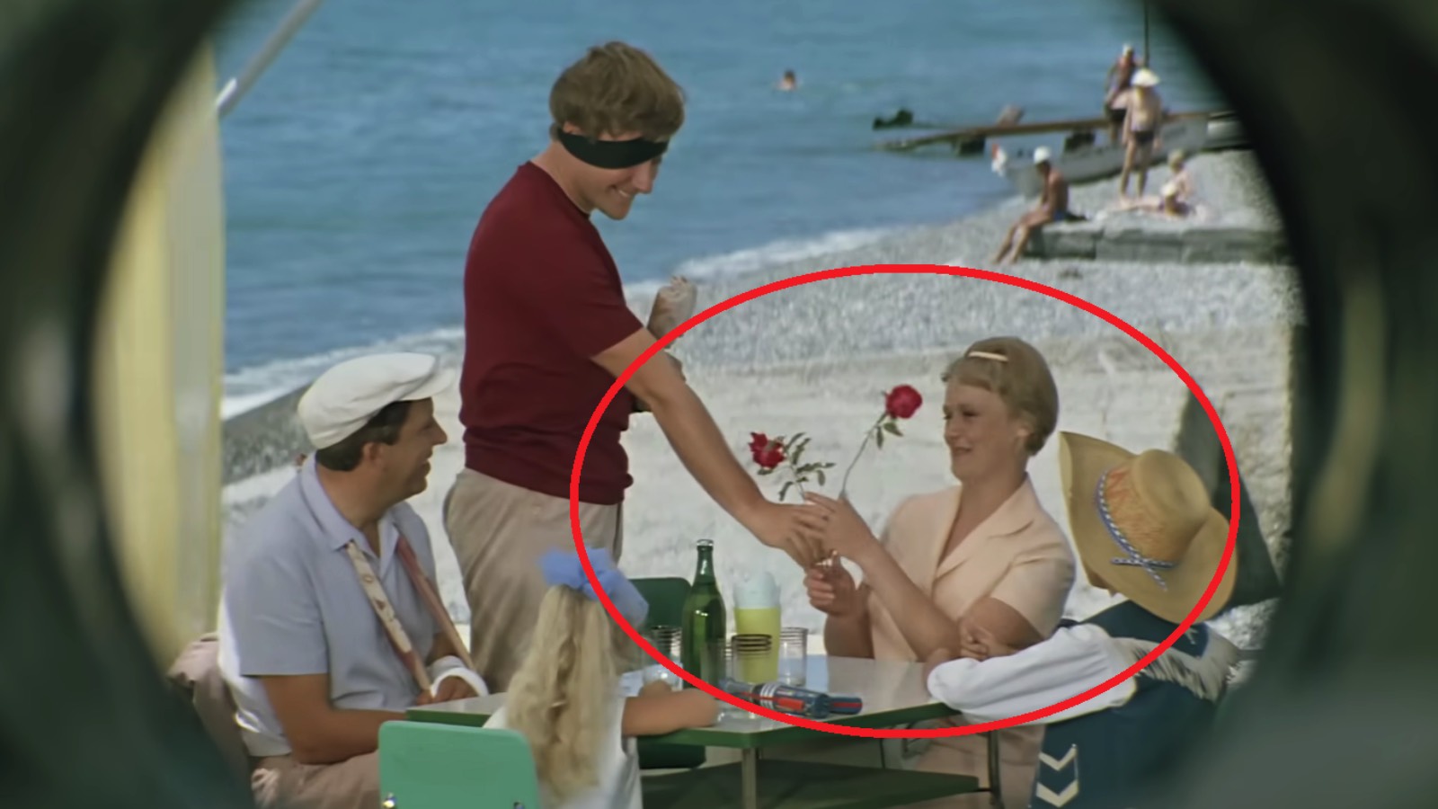 Кадр из фильма «Бриллиантовая рука» (1968), режиссер Леонид Гайдай 