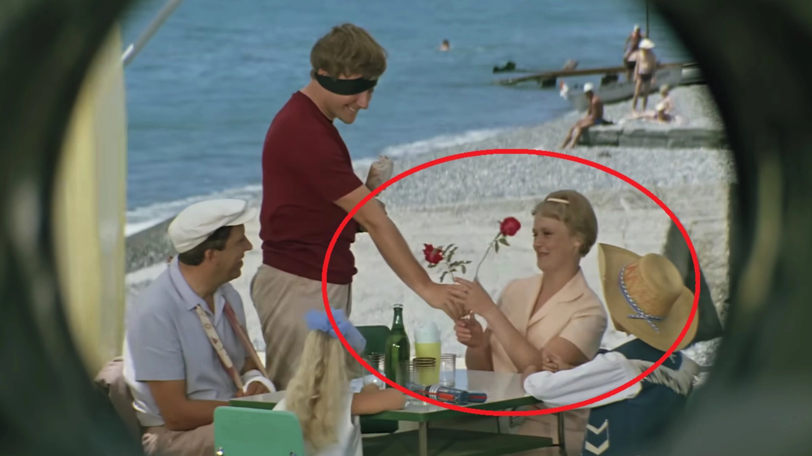 Кадр из фильма «Бриллиантовая рука» (1968), режиссер Леонид Гайдай